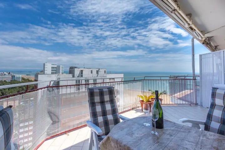 利尼亚诺萨比亚多罗Splendido Attico, Piscina E Vista Mare公寓 外观 照片